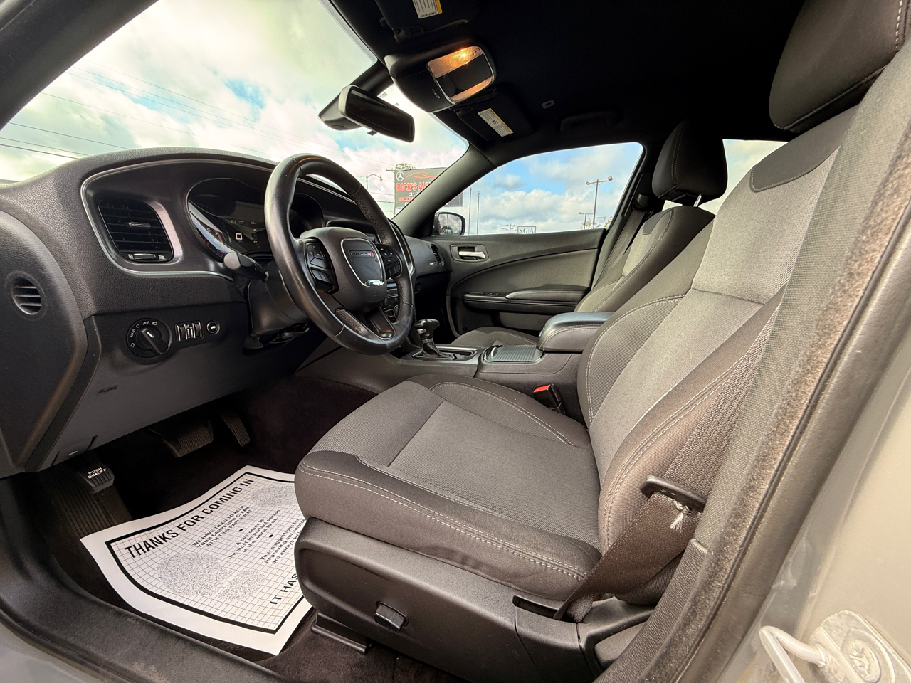 Dodge Charger SE 2017