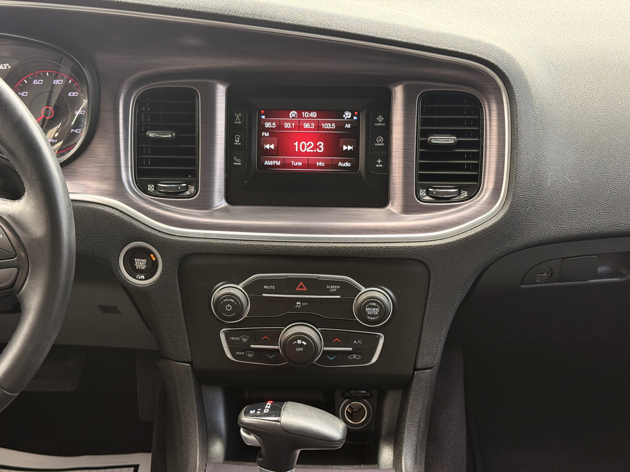 Dodge Charger SE 2017