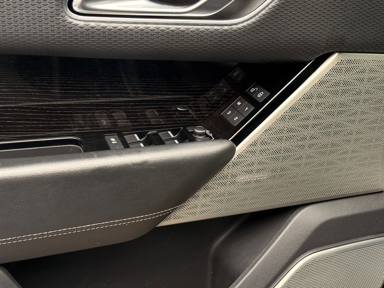 Land Rover Range Rover Velar R-Dynamic SE 2018