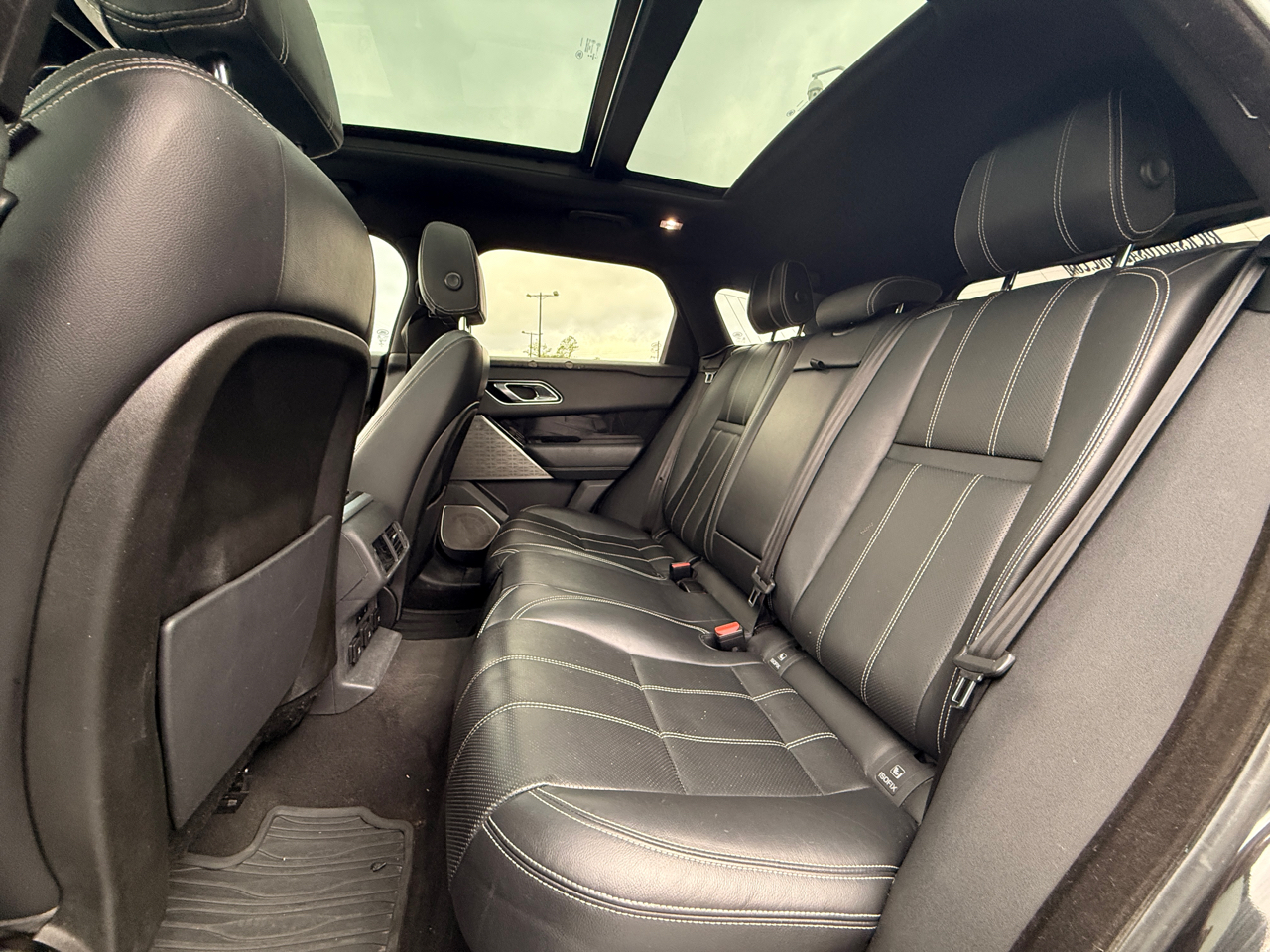 Land Rover Range Rover Velar R-Dynamic SE 2018