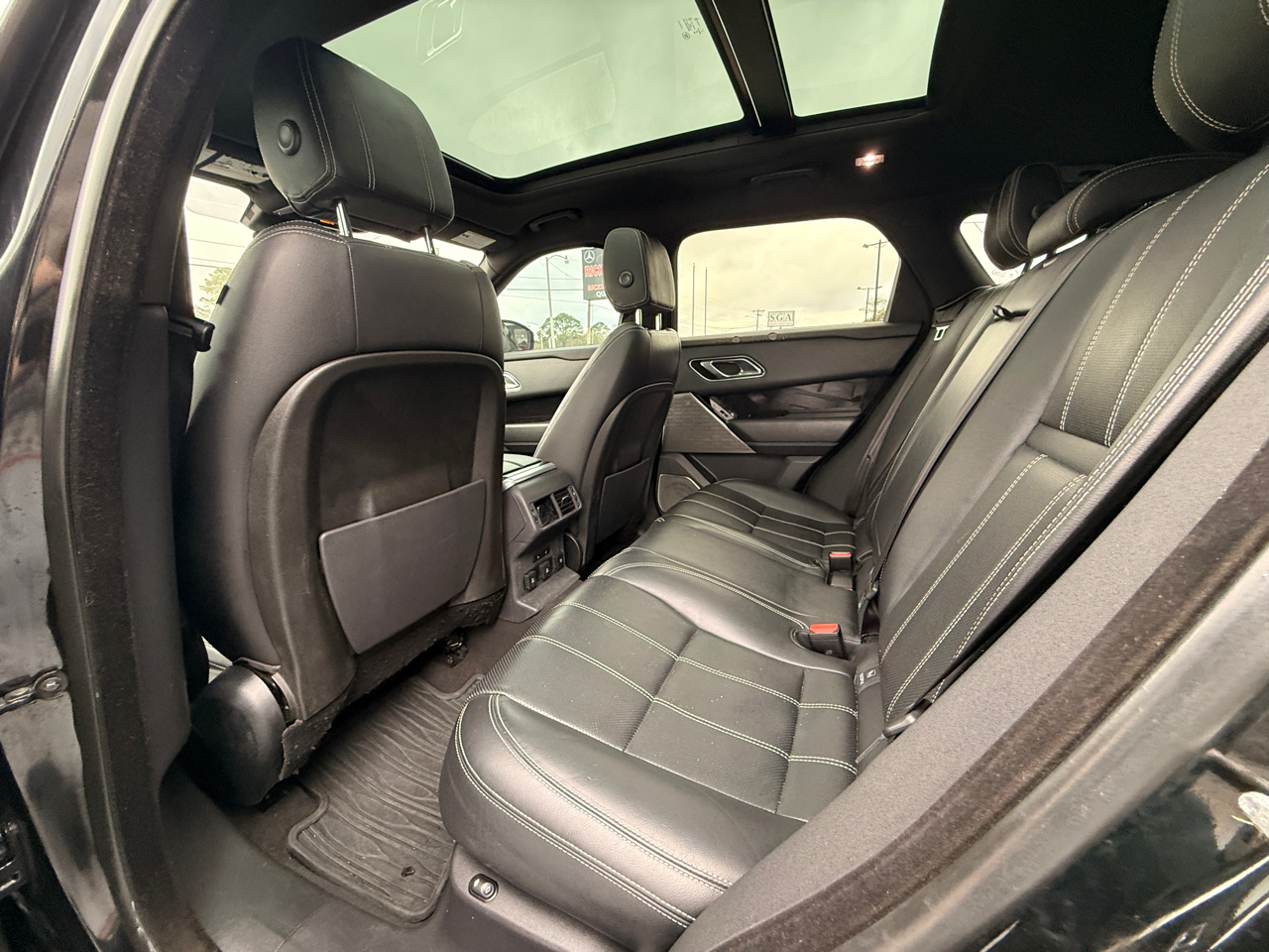 Land Rover Range Rover Velar R-Dynamic SE 2018