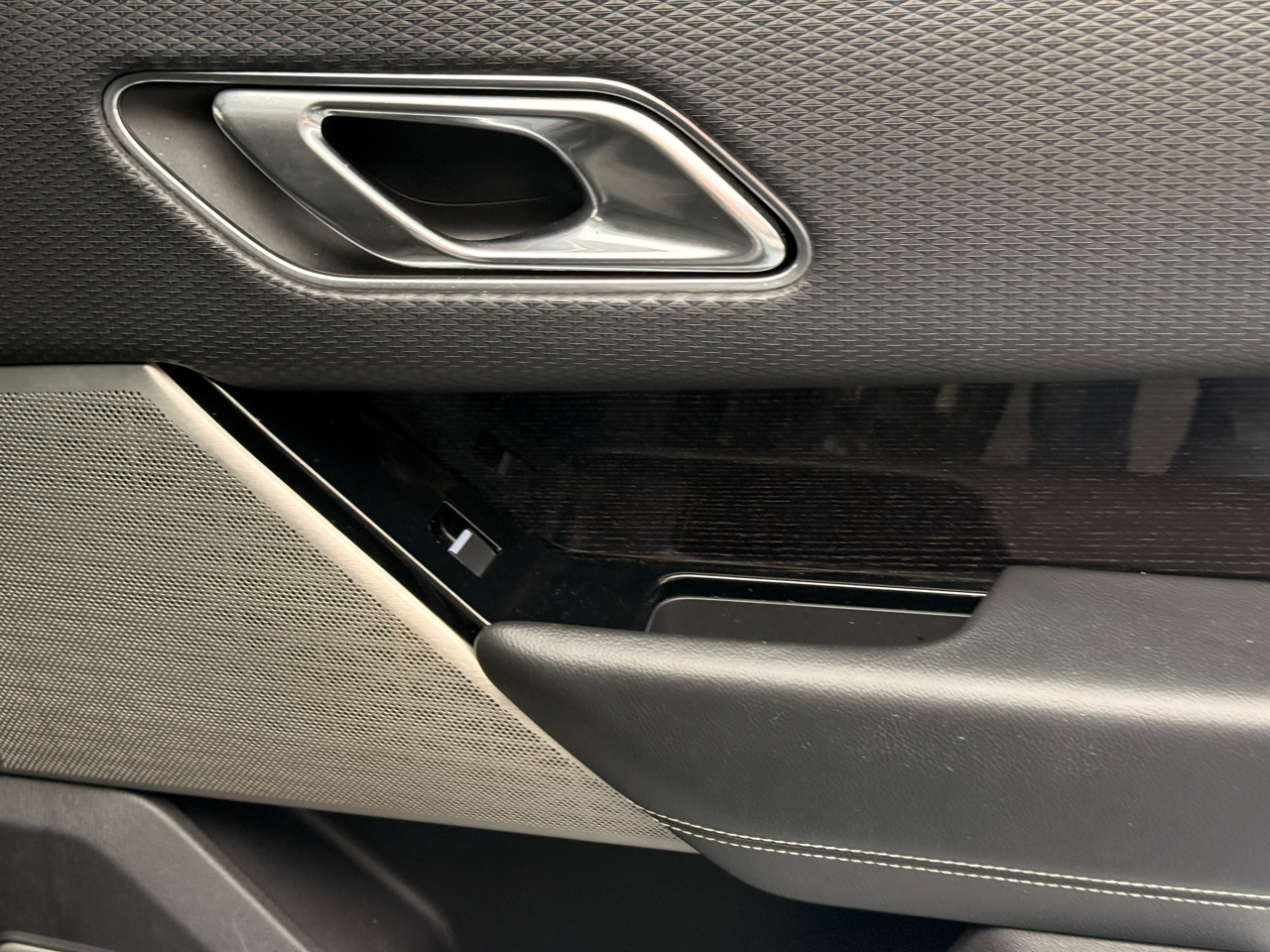 Land Rover Range Rover Velar R-Dynamic SE 2018