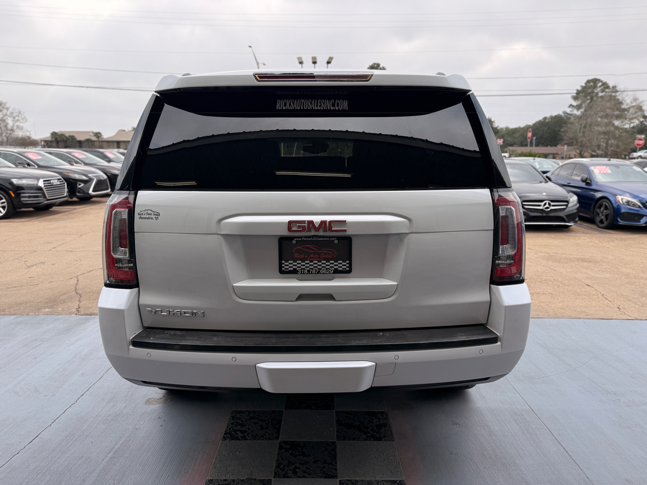 GMC Yukon SLT 2WD 2017