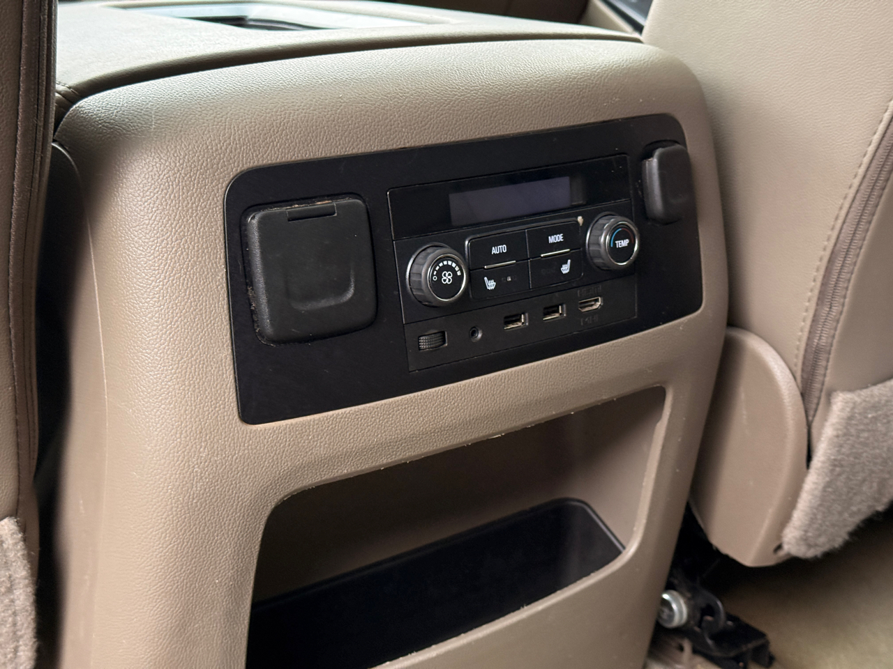 GMC Yukon SLT 2WD 2017