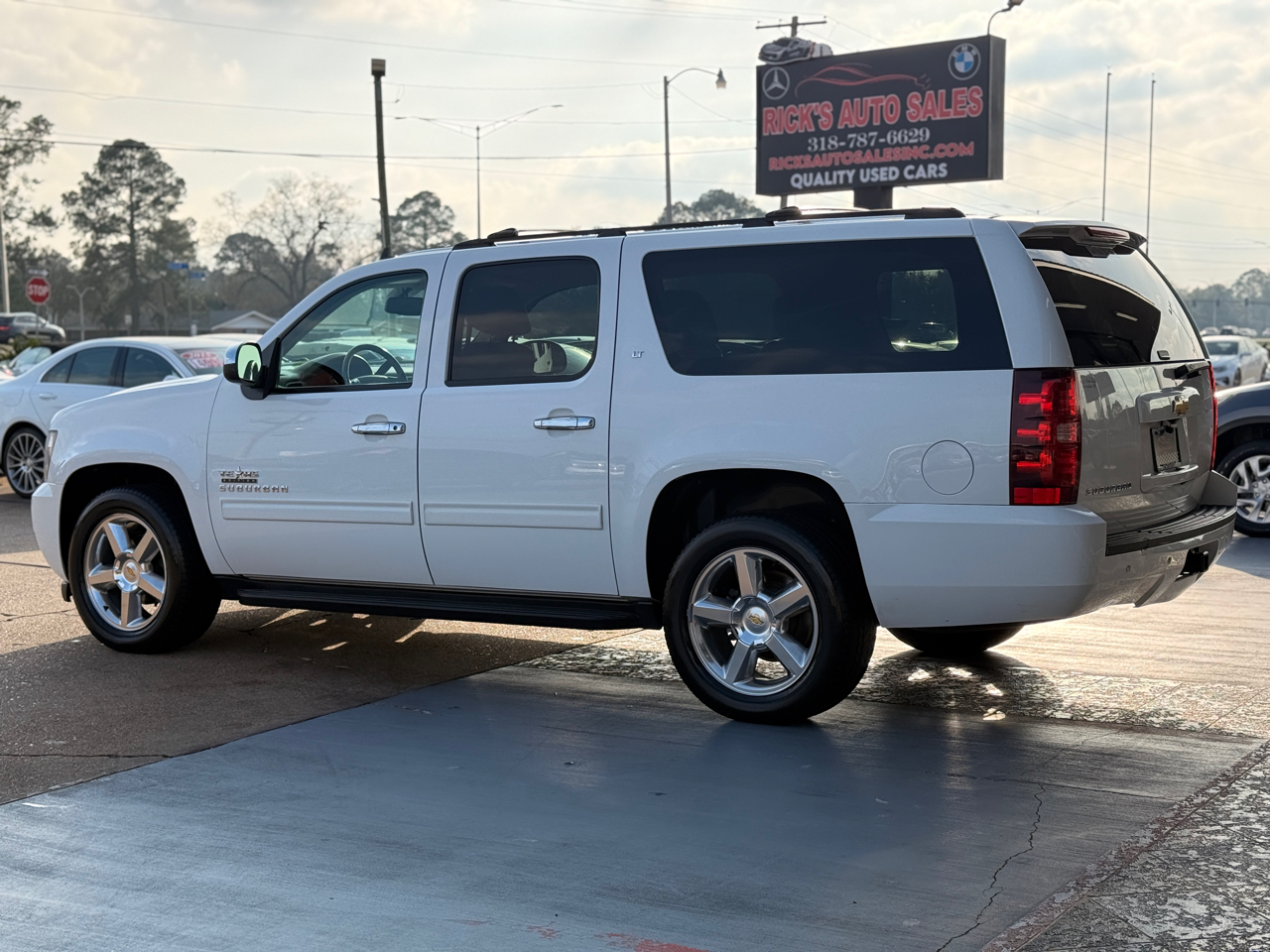 Chevrolet Suburban LT 1500 2WD 2013
