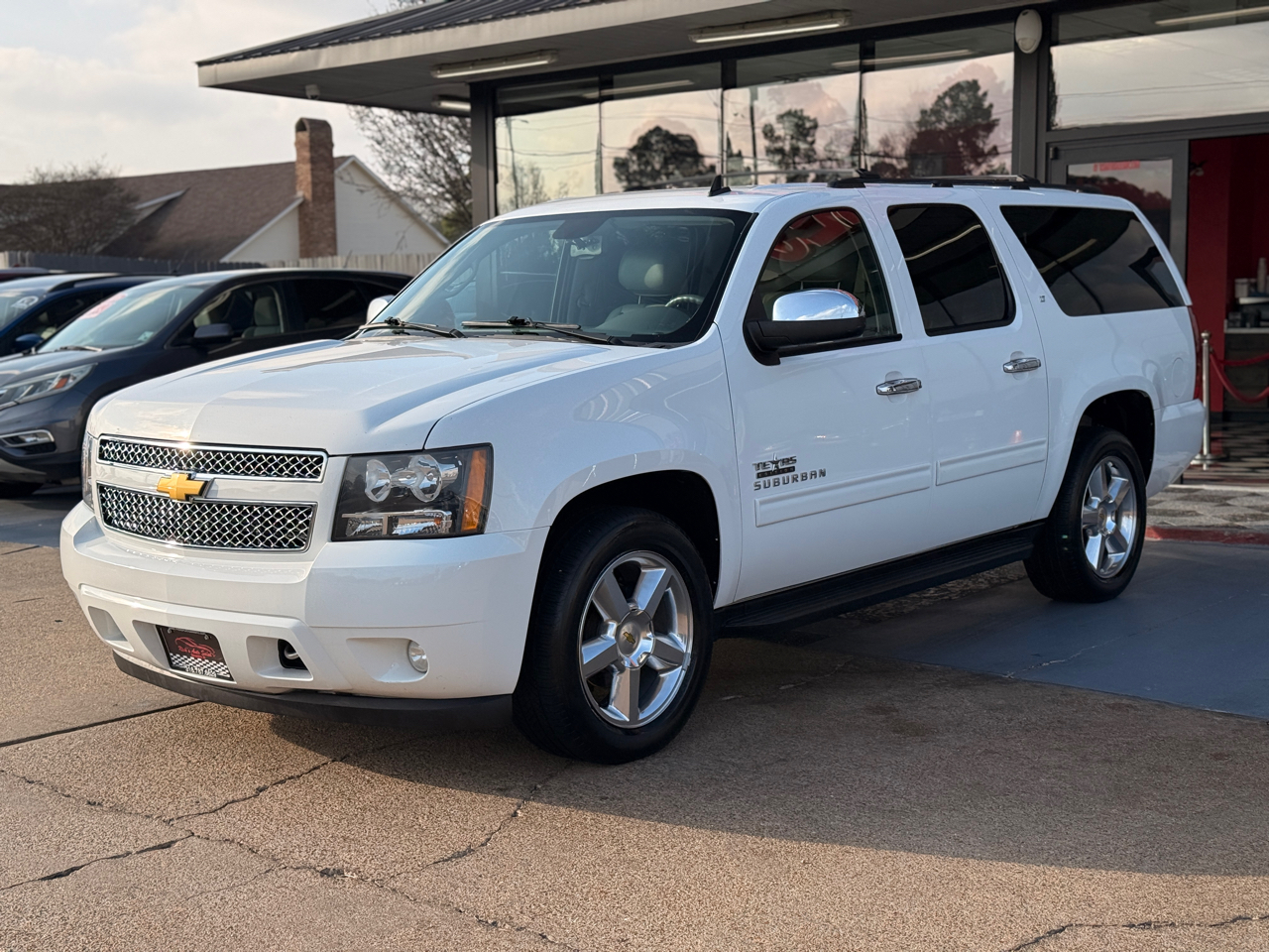 Chevrolet Suburban LT 1500 2WD 2013
