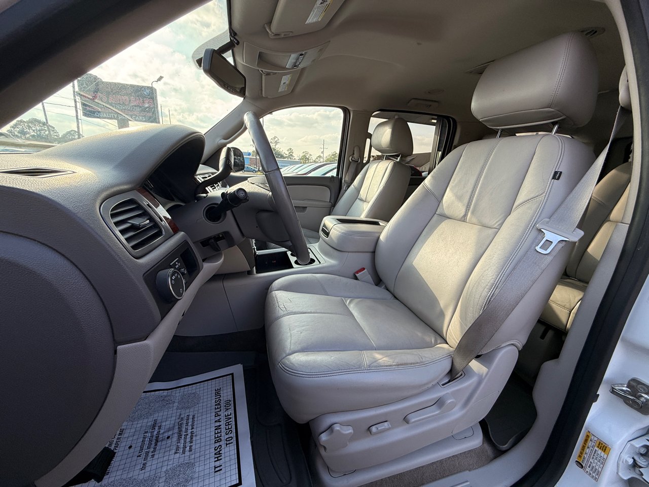 Chevrolet Suburban LT 1500 2WD 2013