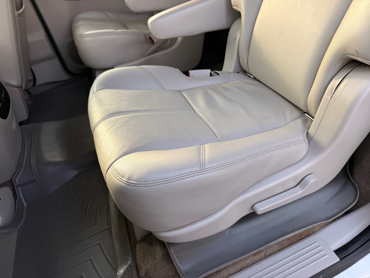 Chevrolet Suburban LT 1500 2WD 2013