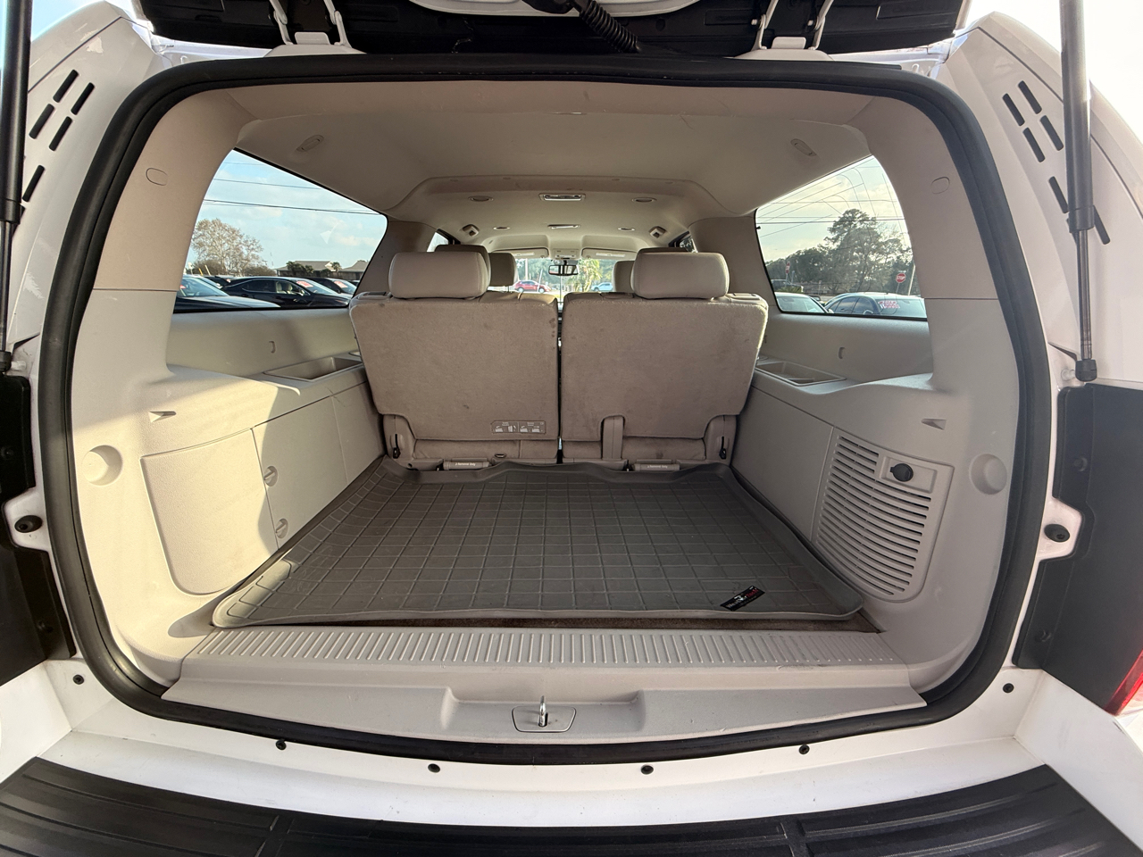 Chevrolet Suburban LT 1500 2WD 2013