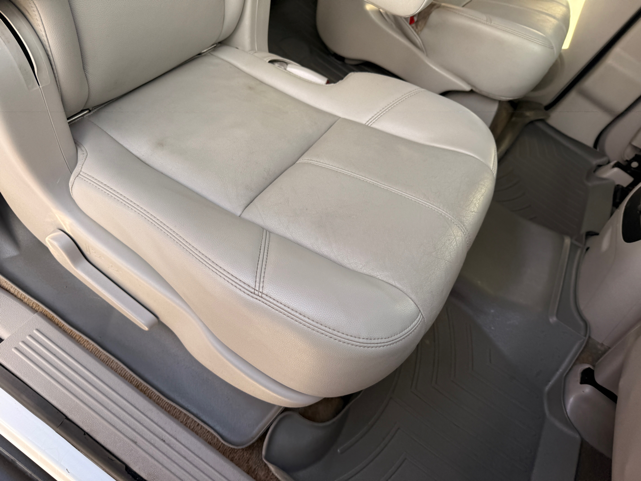 Chevrolet Suburban LT 1500 2WD 2013