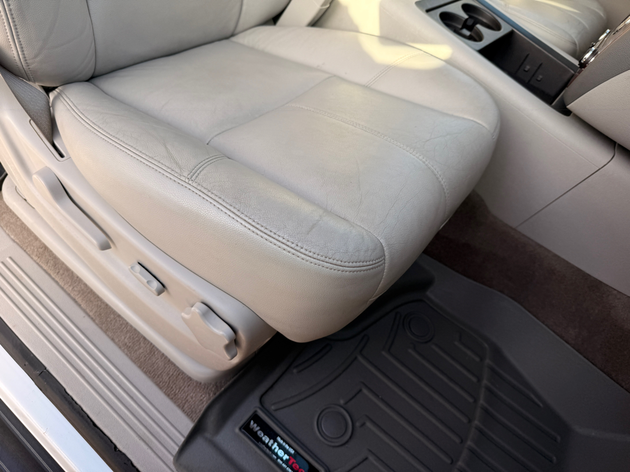 Chevrolet Suburban LT 1500 2WD 2013