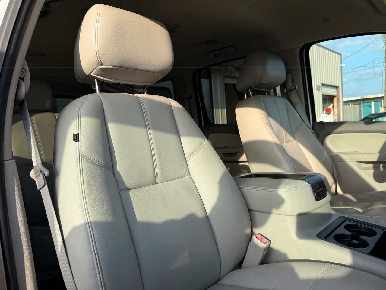 Chevrolet Suburban LT 1500 2WD 2013