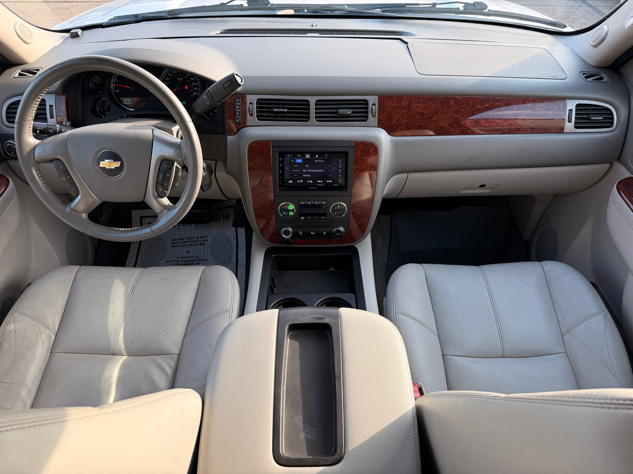 Chevrolet Suburban LT 1500 2WD 2013