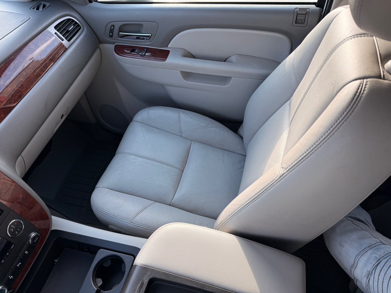 Chevrolet Suburban LT 1500 2WD 2013