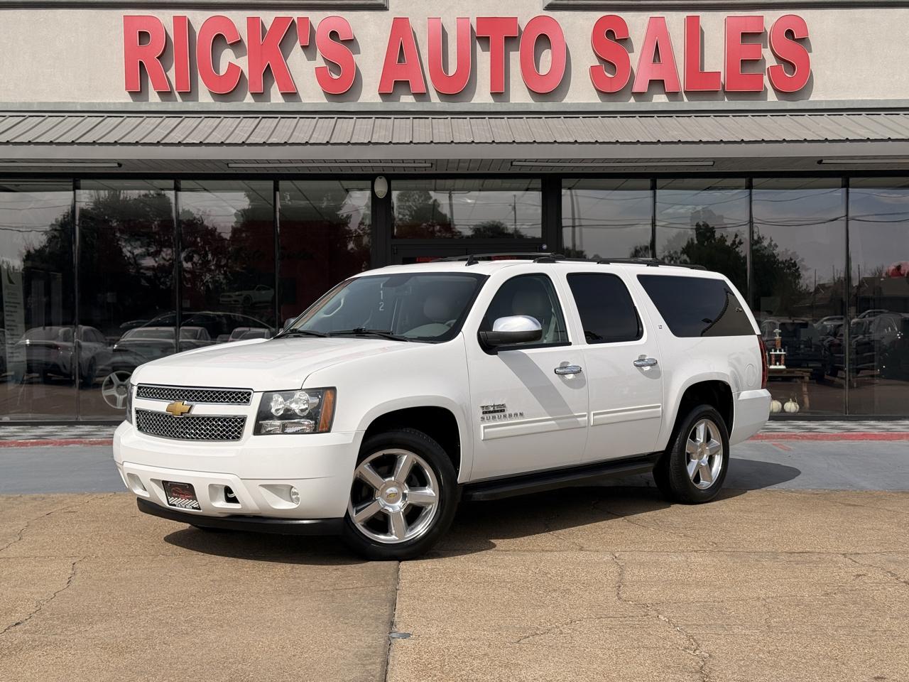 Chevrolet Suburban LT 1500 2WD 2013
