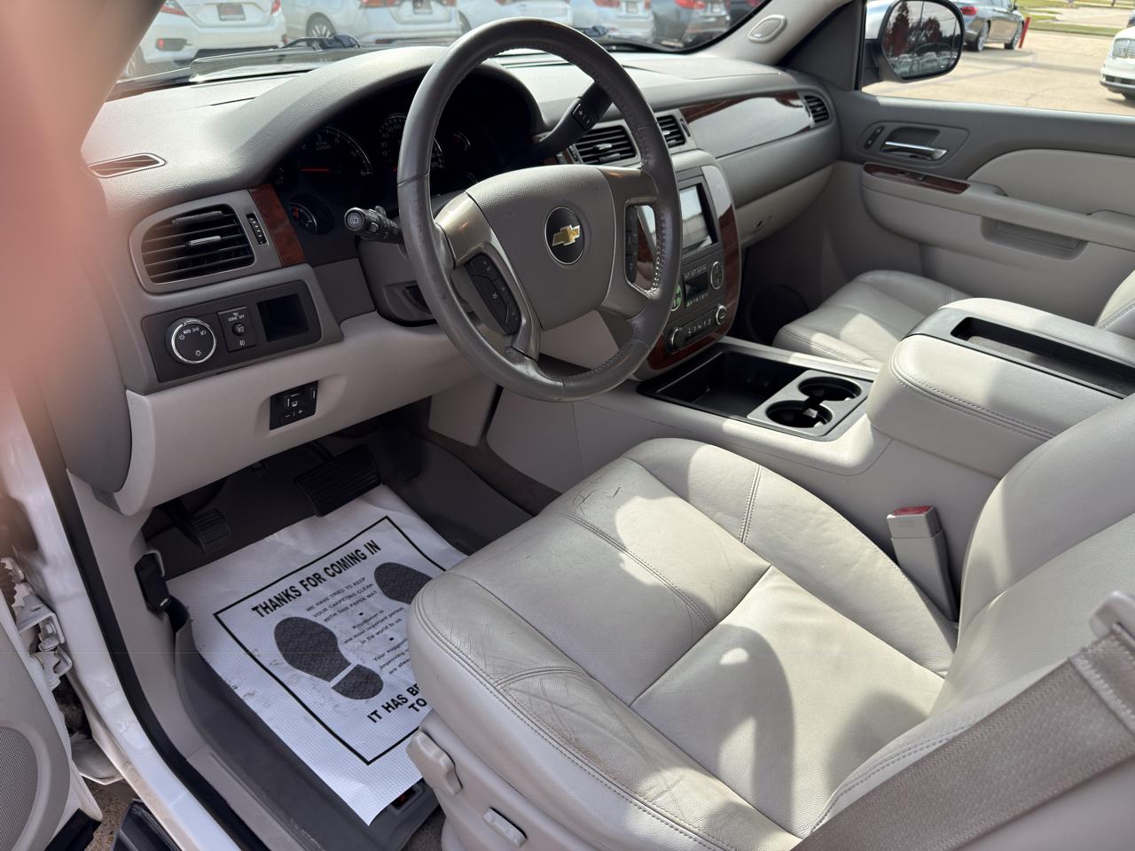 Chevrolet Suburban LT 1500 2WD 2013