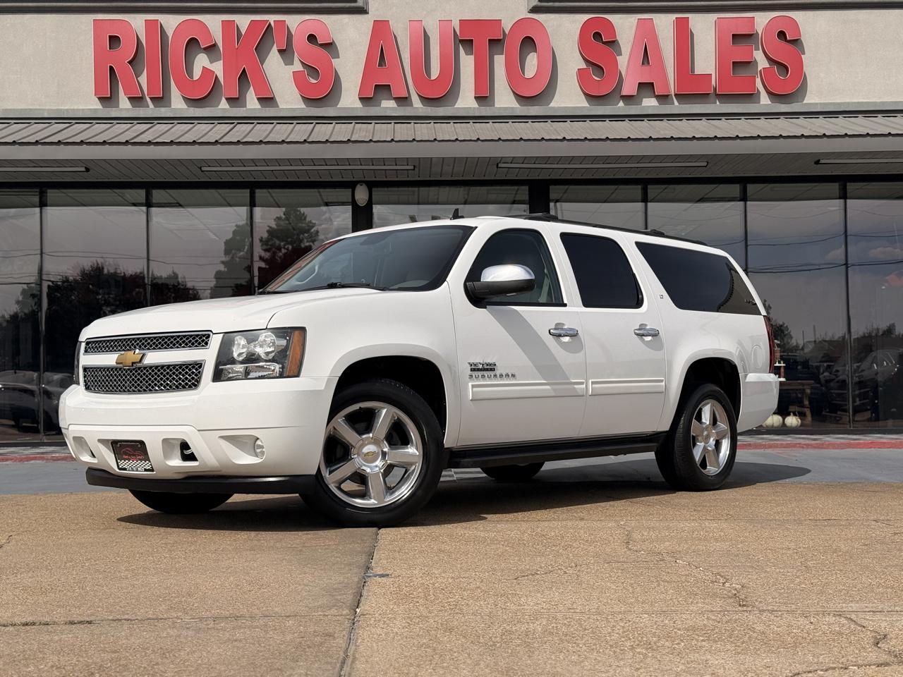 Chevrolet Suburban LT 1500 2WD 2013