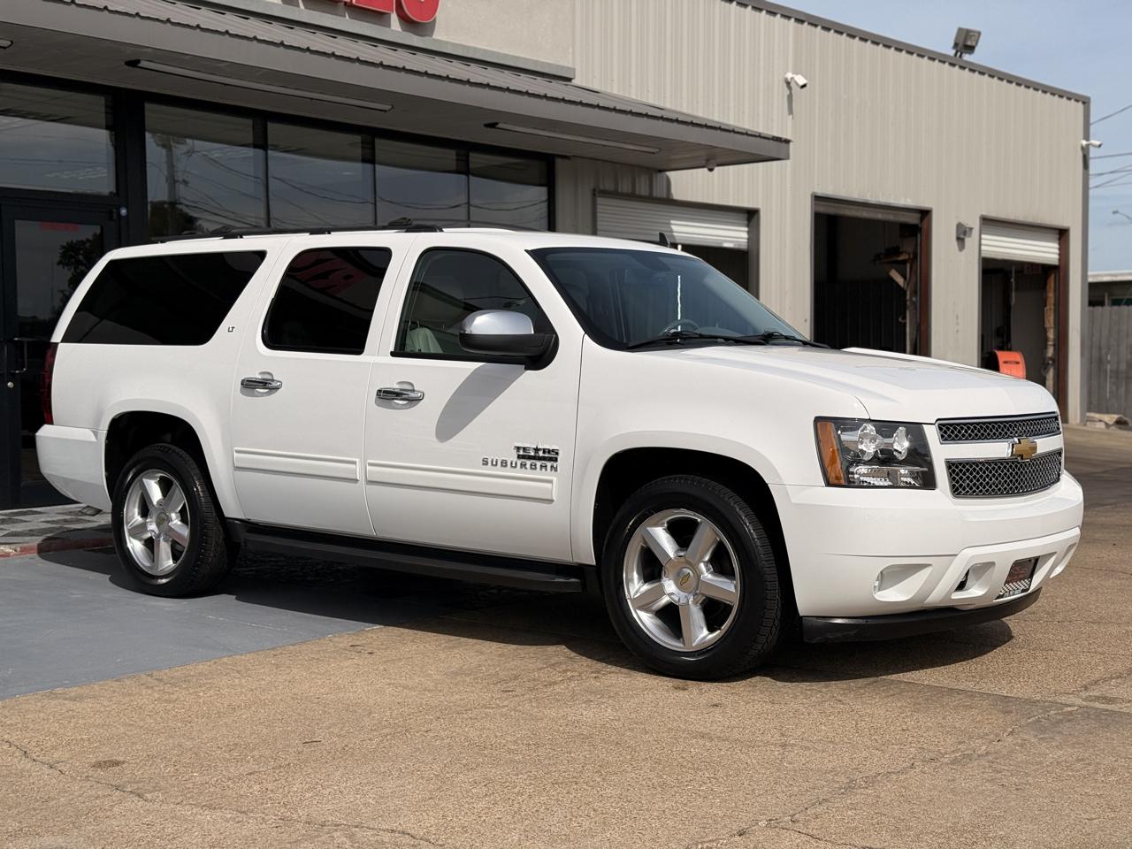 Chevrolet Suburban LT 1500 2WD 2013