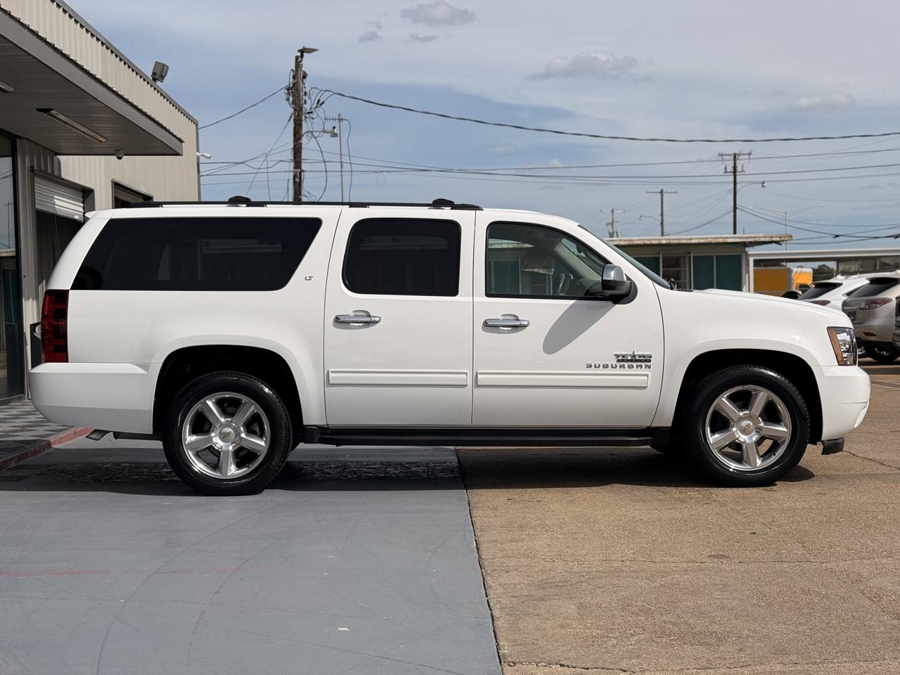 Chevrolet Suburban LT 1500 2WD 2013