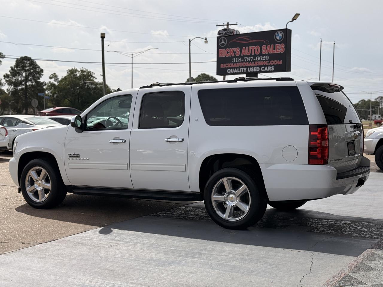 Chevrolet Suburban LT 1500 2WD 2013