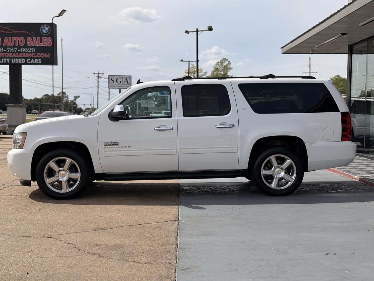 Chevrolet Suburban LT 1500 2WD 2013