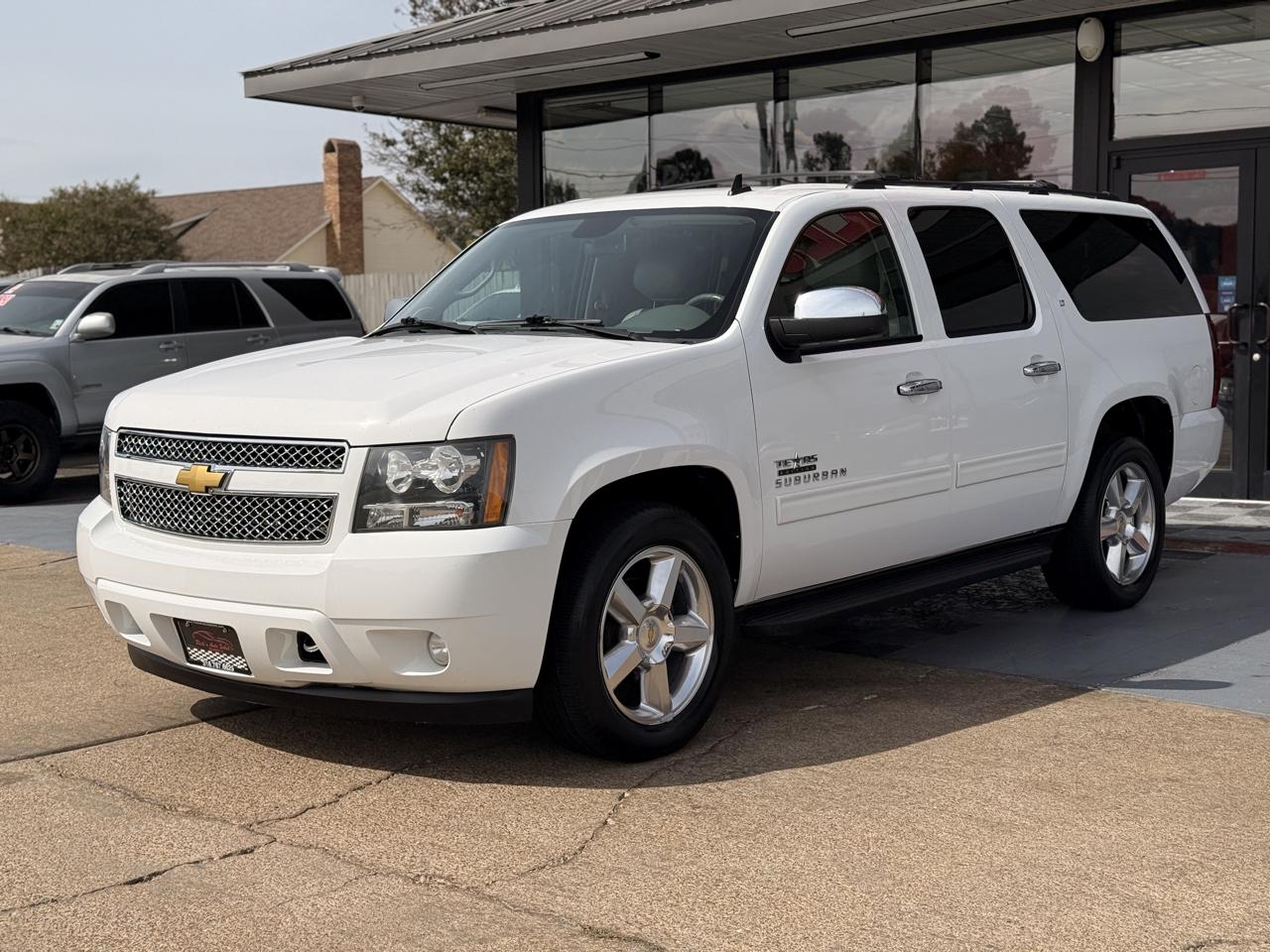 Chevrolet Suburban LT 1500 2WD 2013