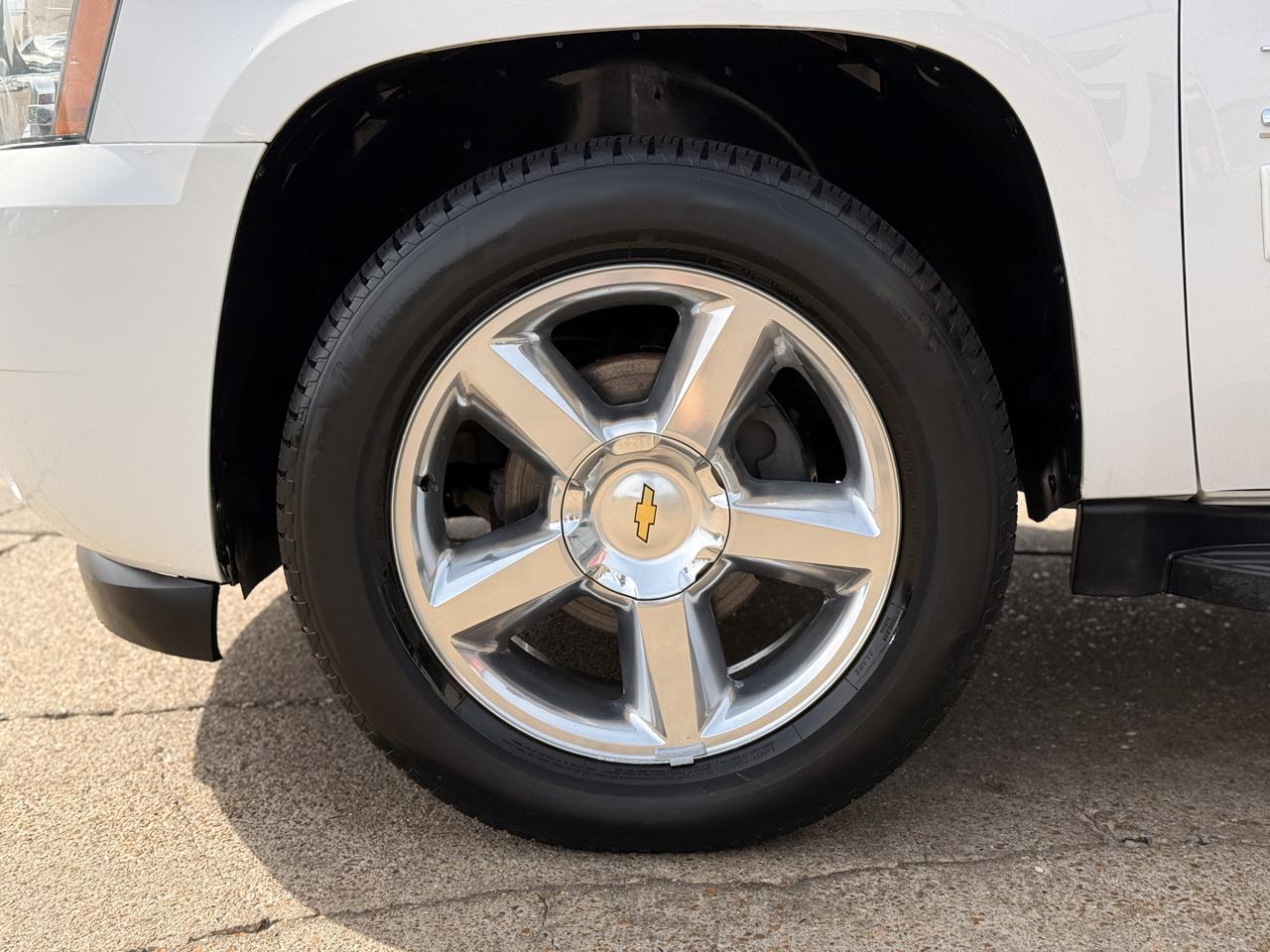 Chevrolet Suburban LT 1500 2WD 2013
