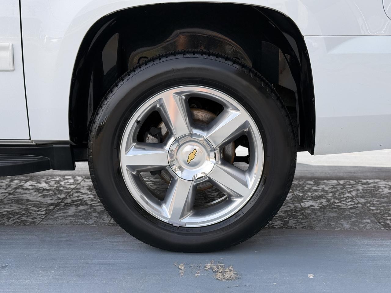Chevrolet Suburban LT 1500 2WD 2013