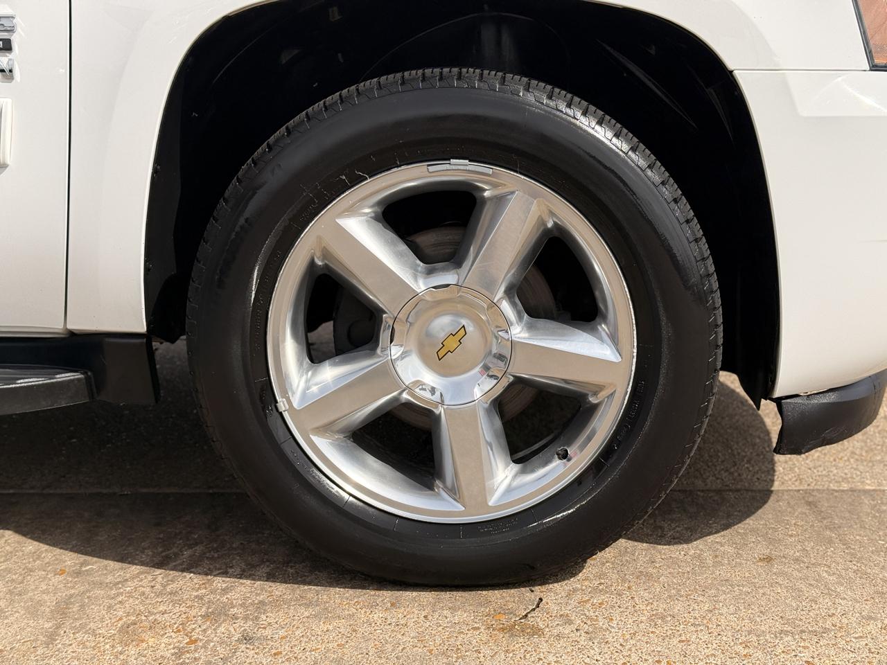 Chevrolet Suburban LT 1500 2WD 2013