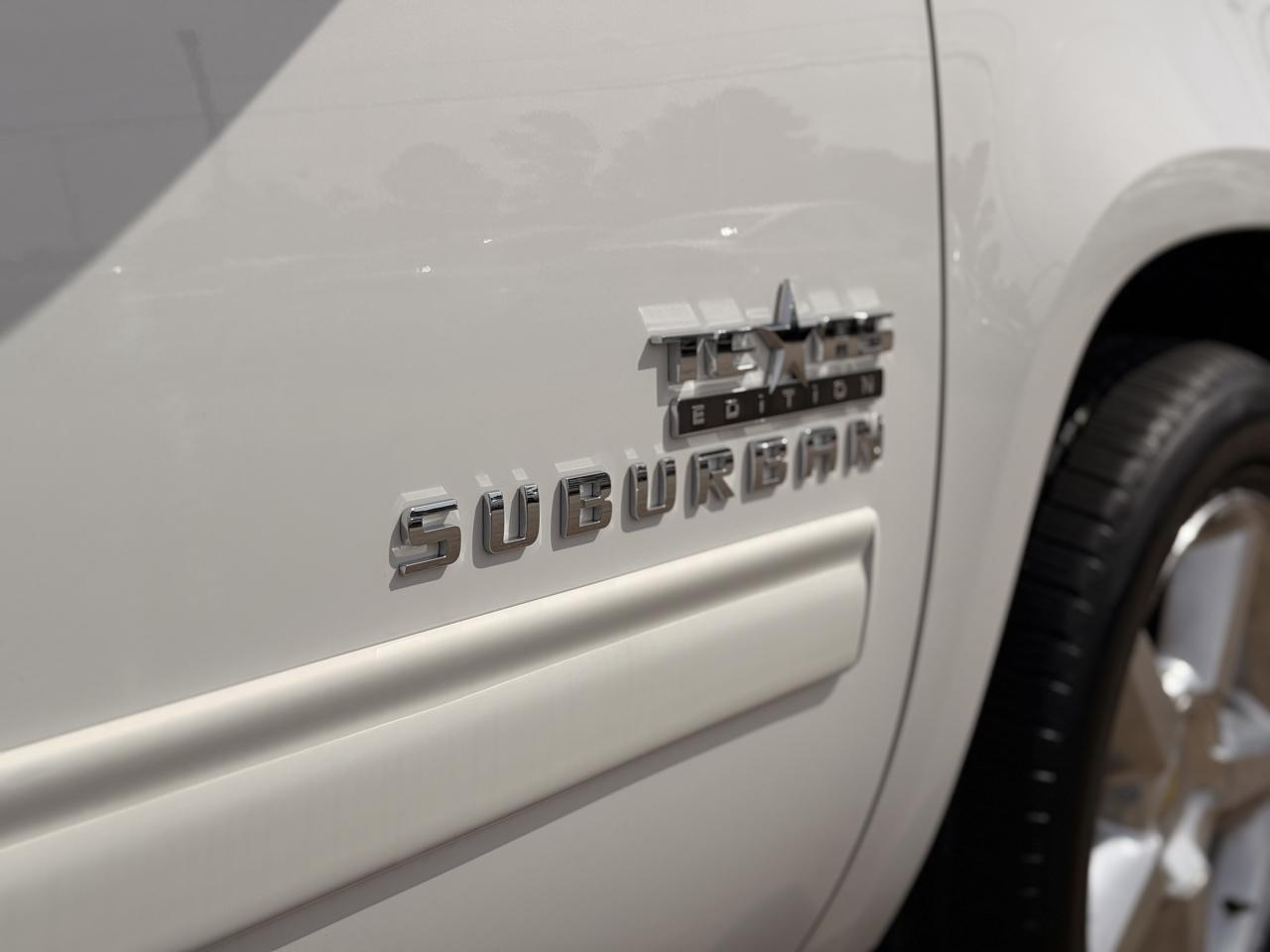 Chevrolet Suburban LT 1500 2WD 2013
