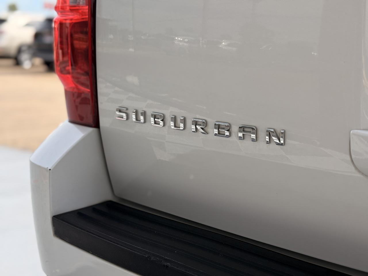 Chevrolet Suburban LT 1500 2WD 2013