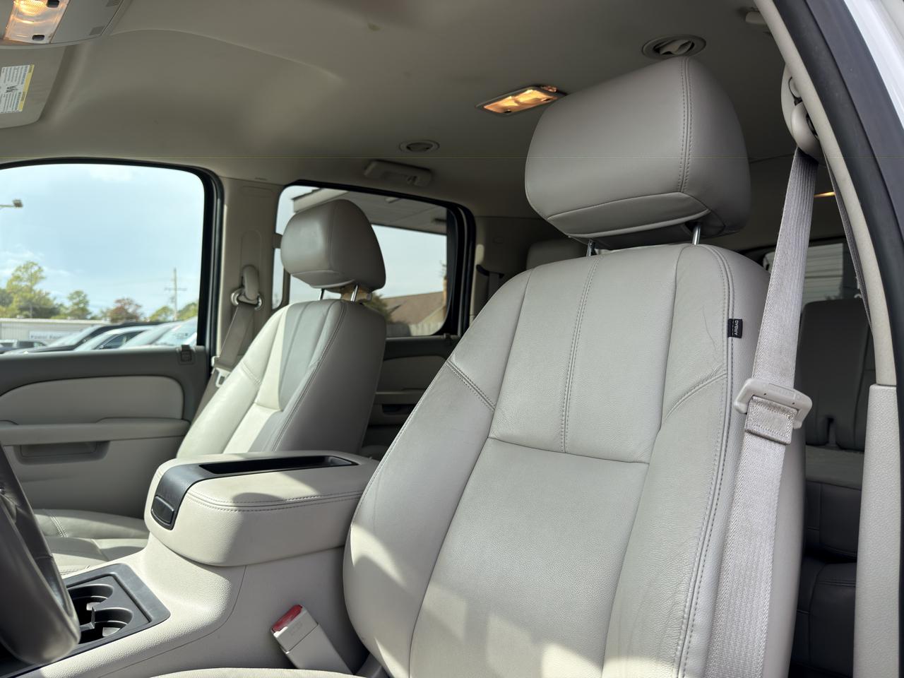 Chevrolet Suburban LT 1500 2WD 2013