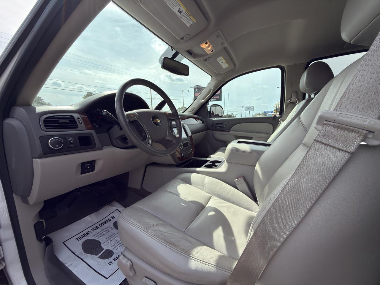 Chevrolet Suburban LT 1500 2WD 2013