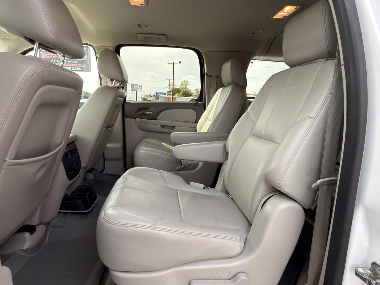 Chevrolet Suburban LT 1500 2WD 2013