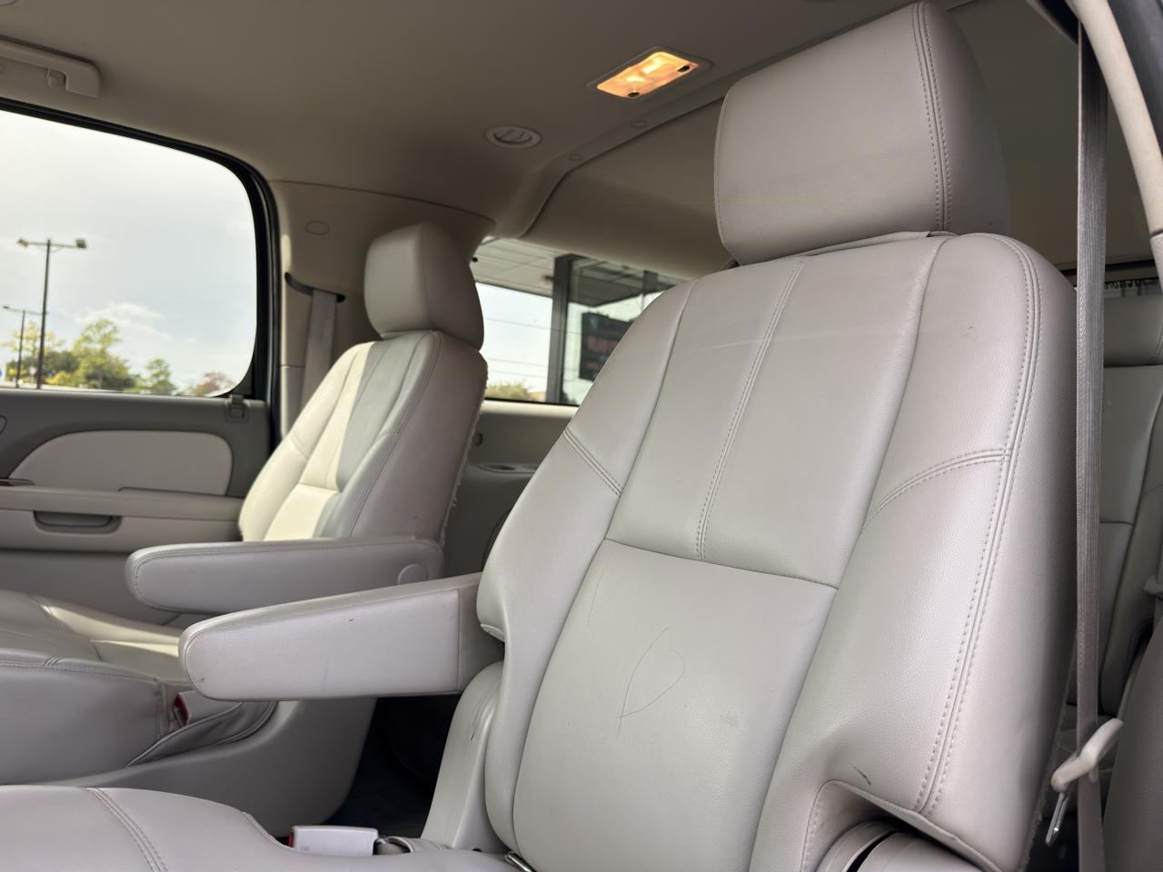 Chevrolet Suburban LT 1500 2WD 2013