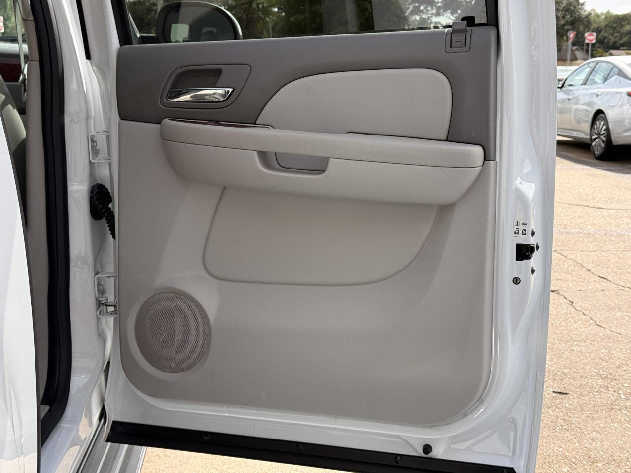 Chevrolet Suburban LT 1500 2WD 2013