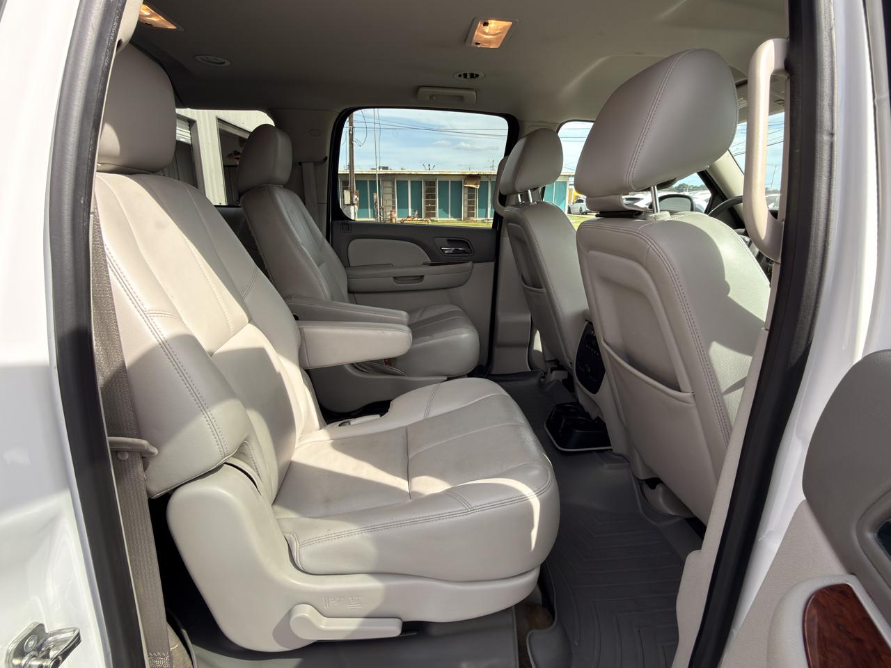 Chevrolet Suburban LT 1500 2WD 2013
