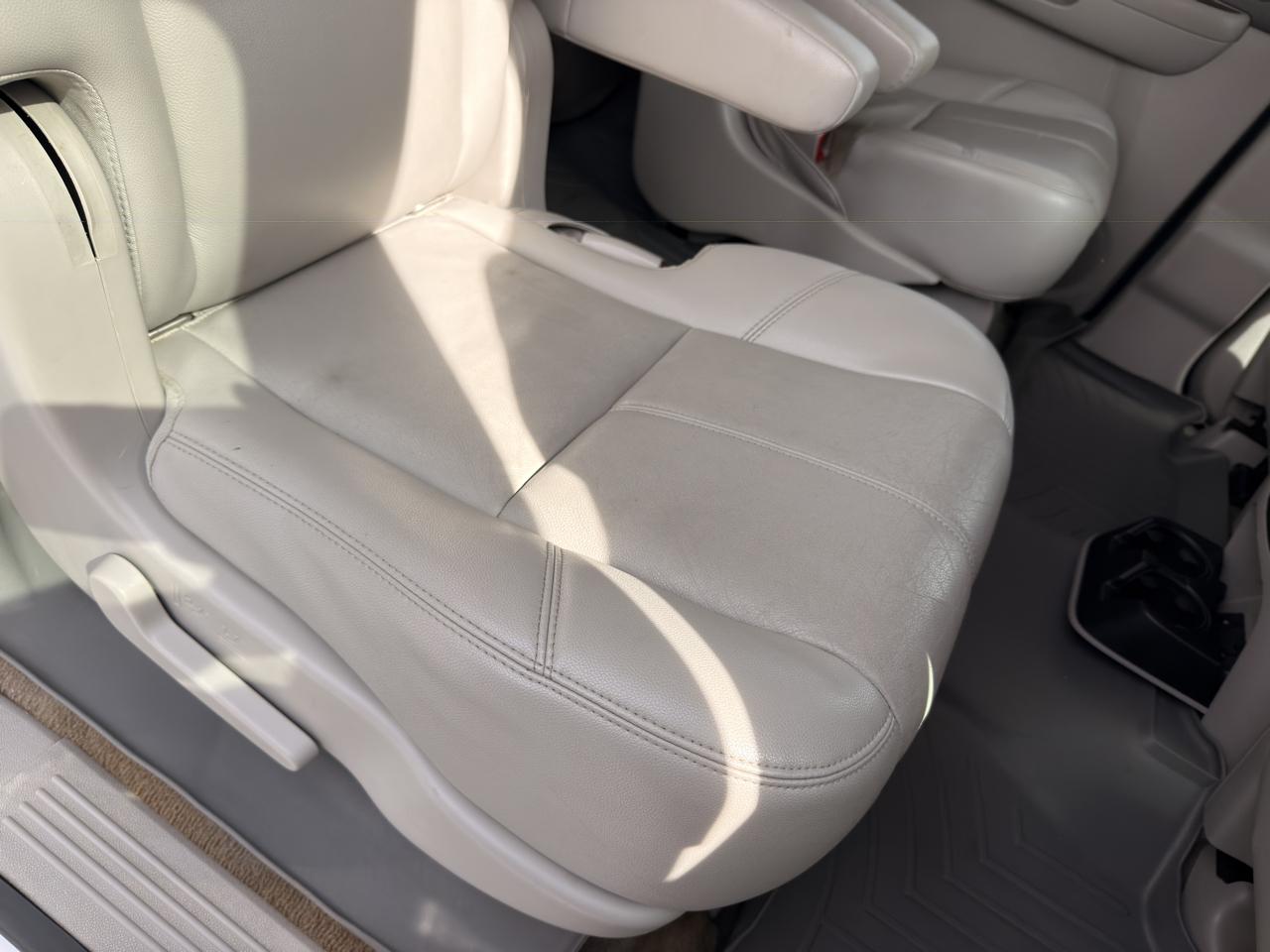 Chevrolet Suburban LT 1500 2WD 2013