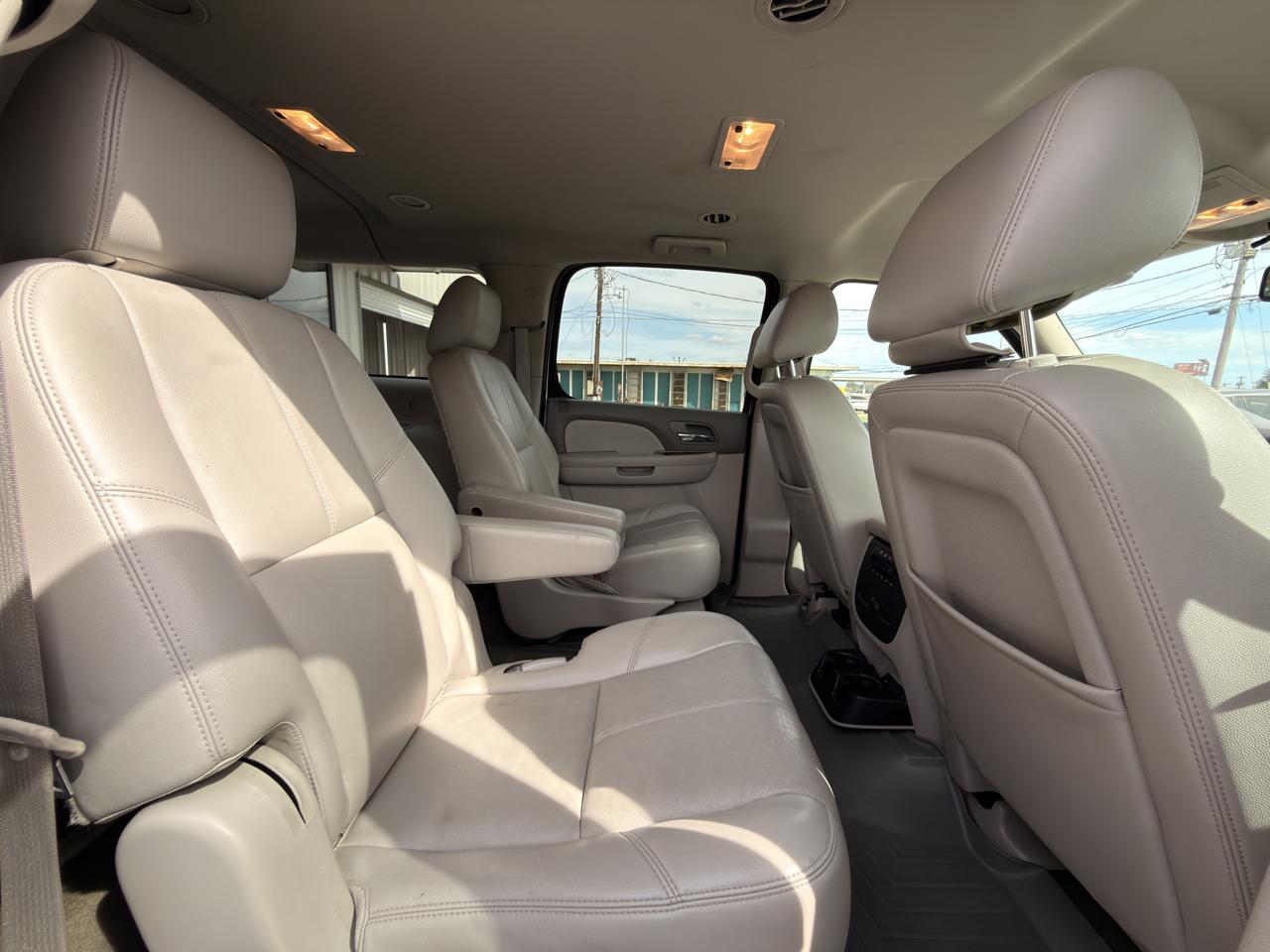 Chevrolet Suburban LT 1500 2WD 2013