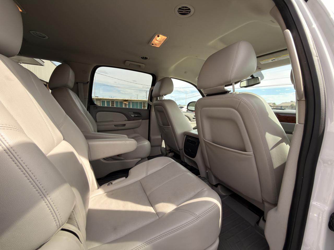 Chevrolet Suburban LT 1500 2WD 2013