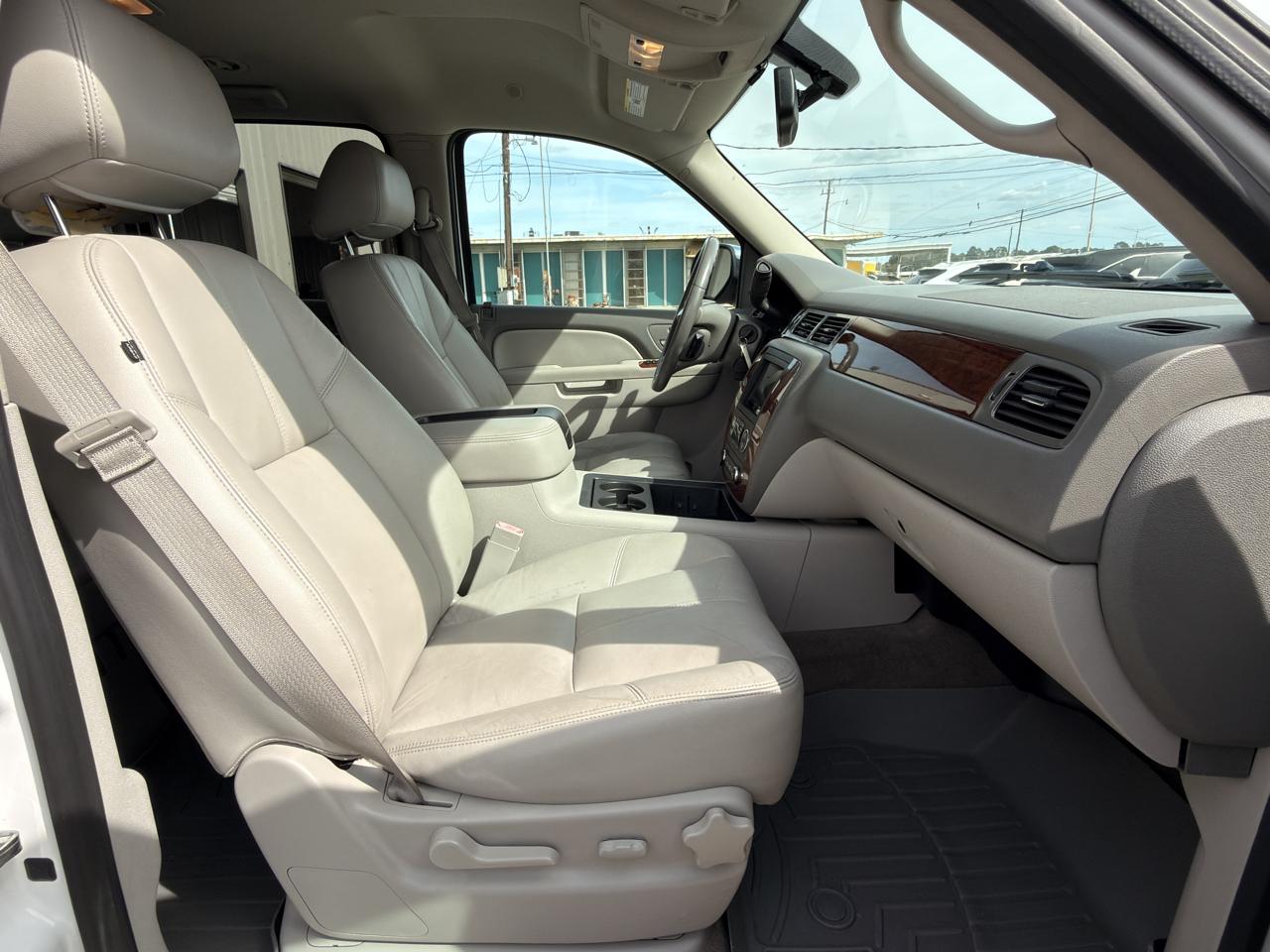 Chevrolet Suburban LT 1500 2WD 2013