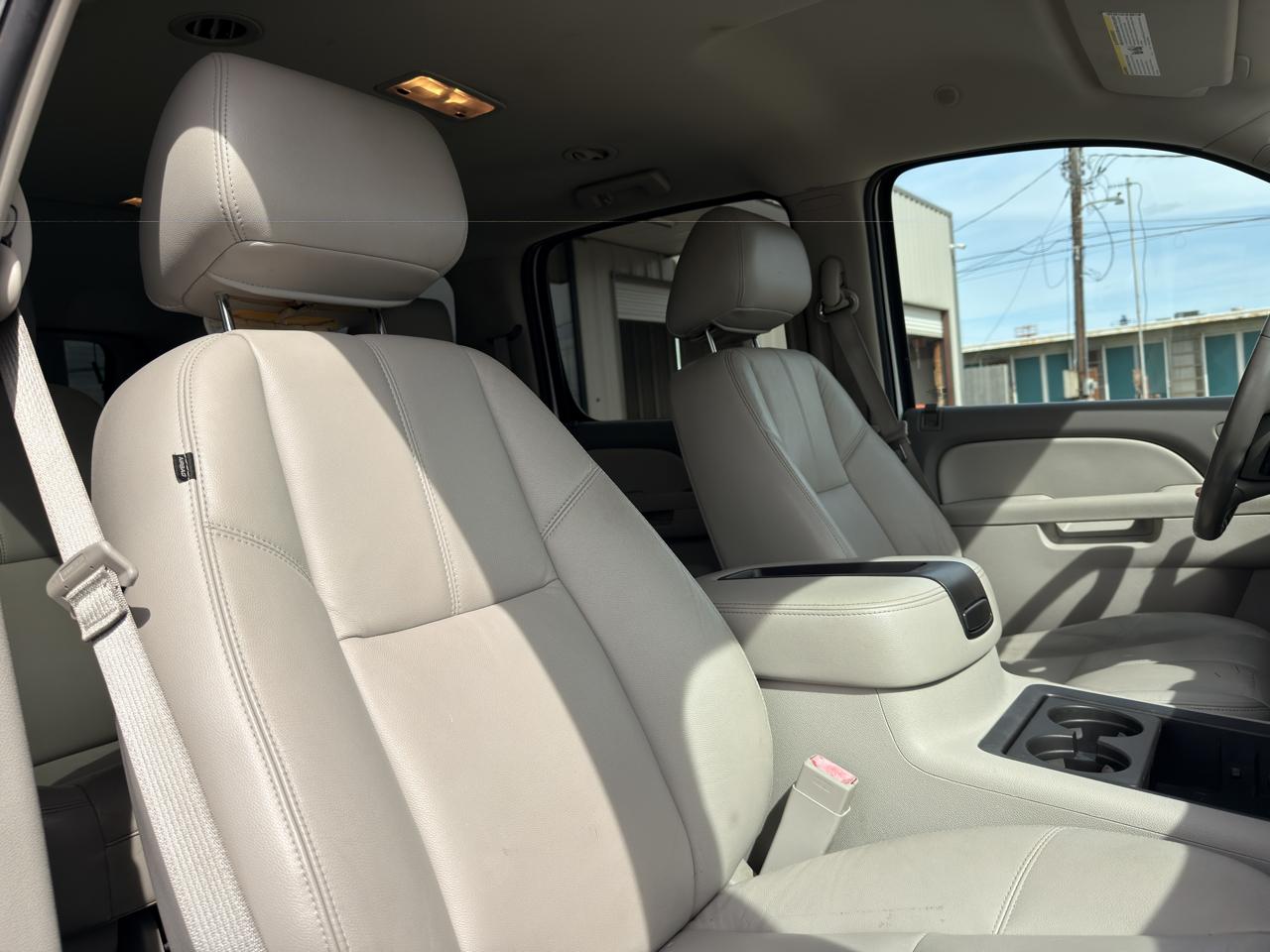 Chevrolet Suburban LT 1500 2WD 2013