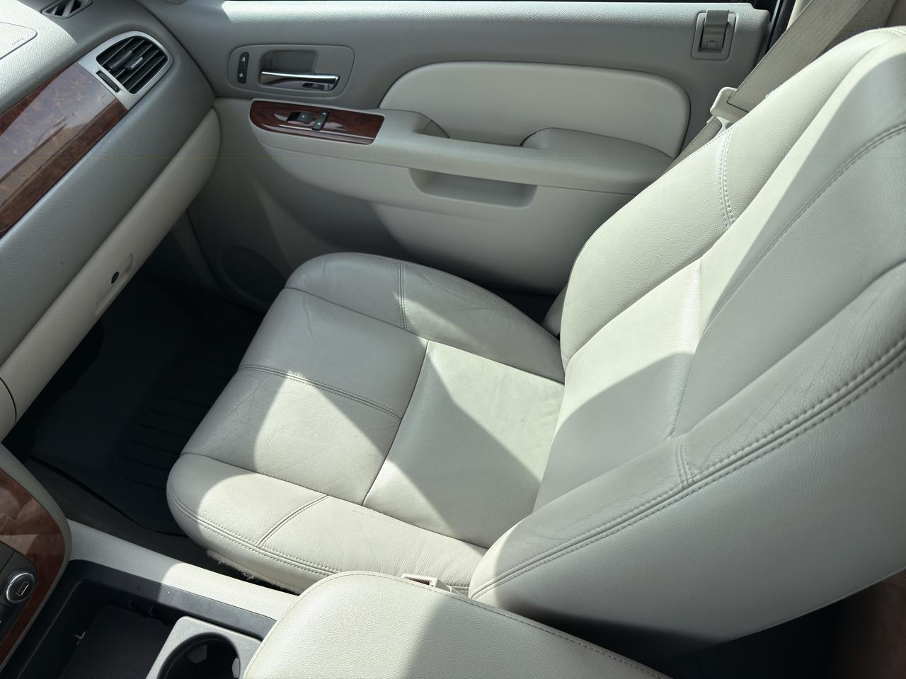 Chevrolet Suburban LT 1500 2WD 2013