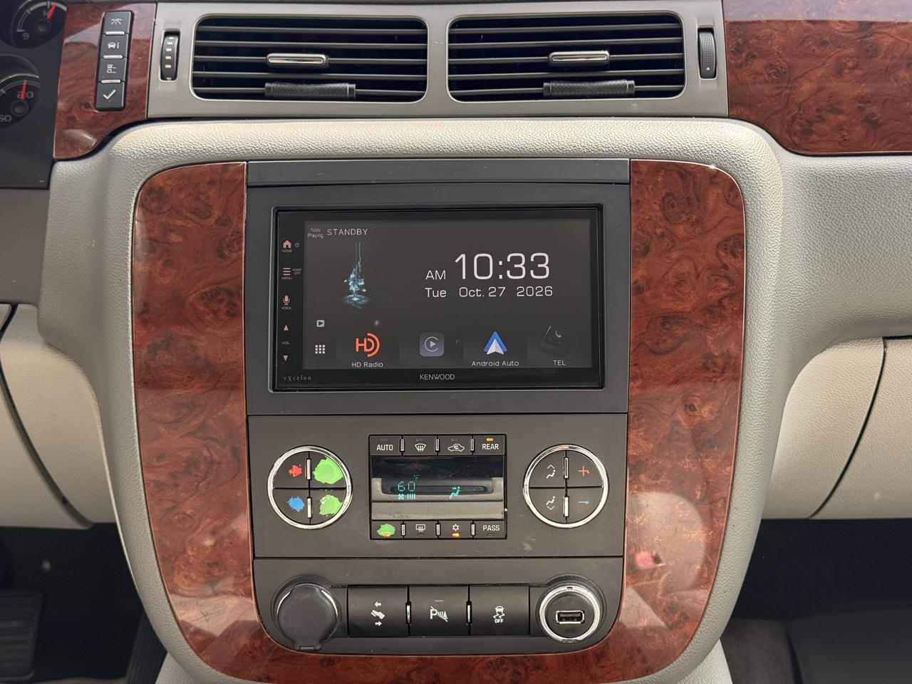 Chevrolet Suburban LT 1500 2WD 2013