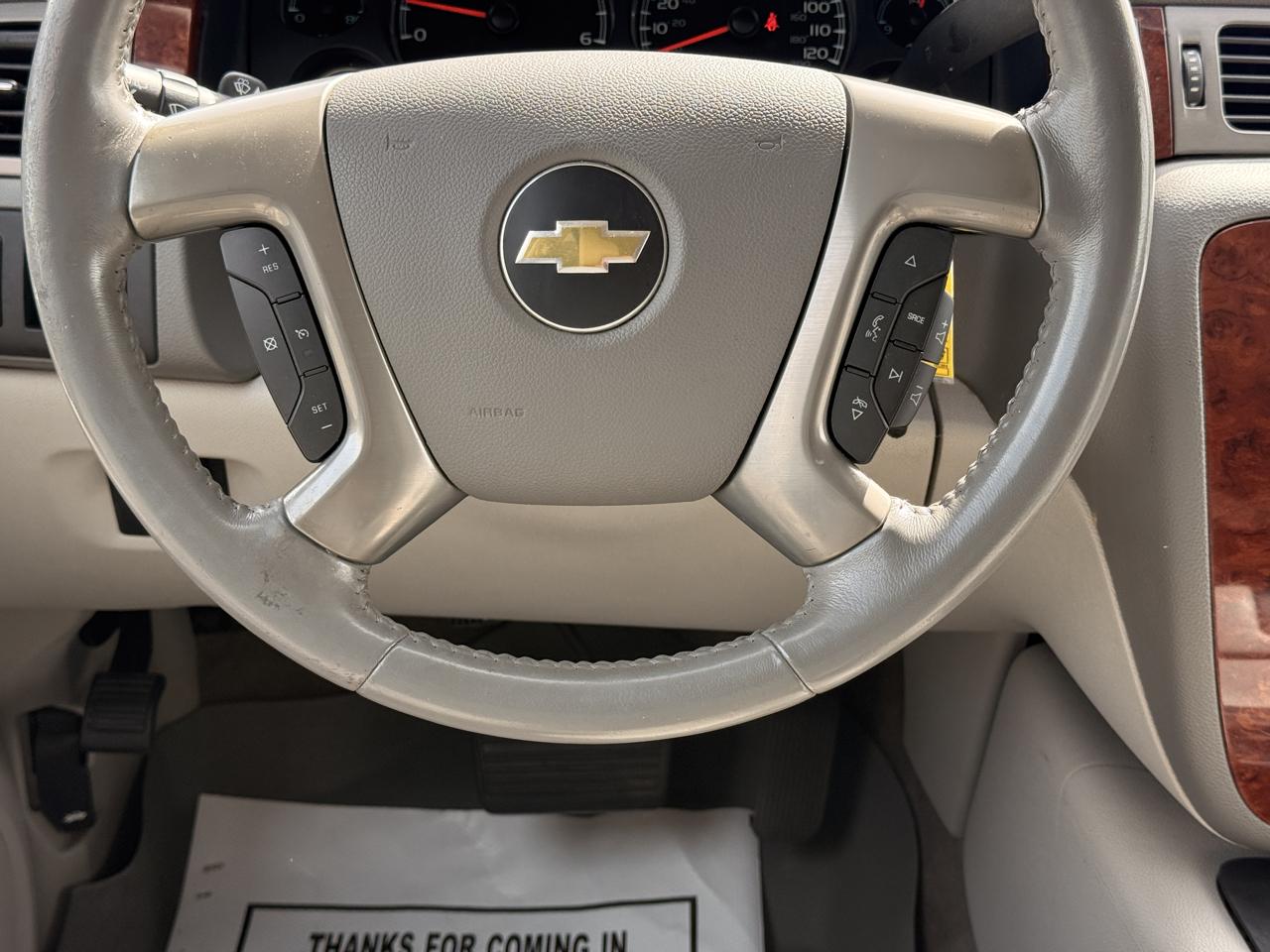 Chevrolet Suburban LT 1500 2WD 2013
