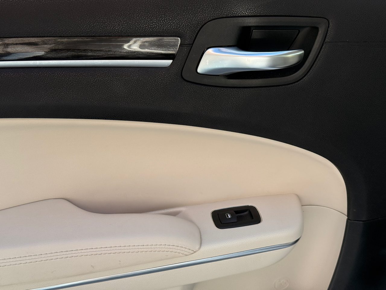 Chrysler 300 Limited RWD 2015