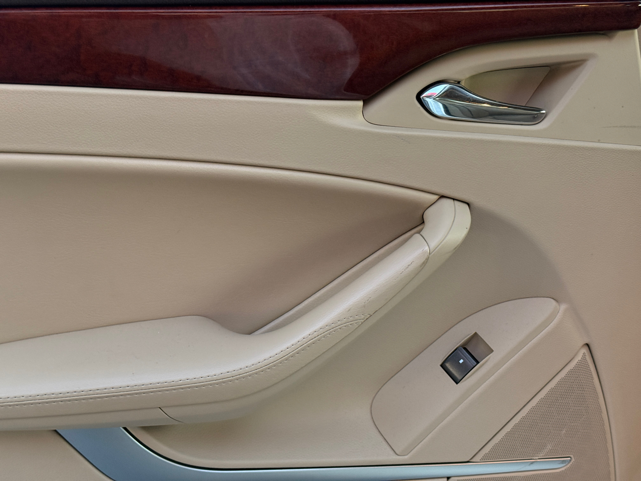 Cadillac CTS 3.0L Luxury 2010