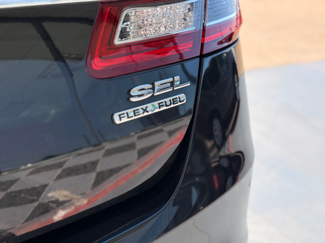 Ford Taurus SEL FWD 2015
