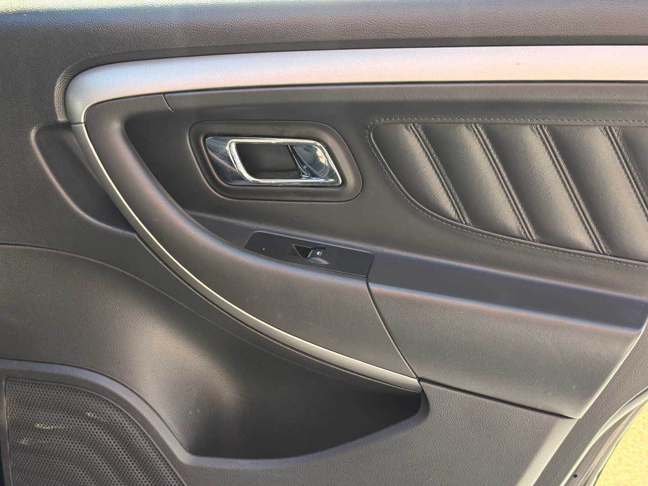 Ford Taurus SEL FWD 2015