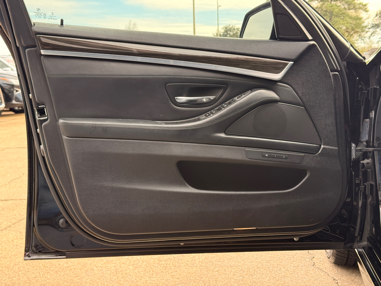 BMW 5-Series 528i 2015